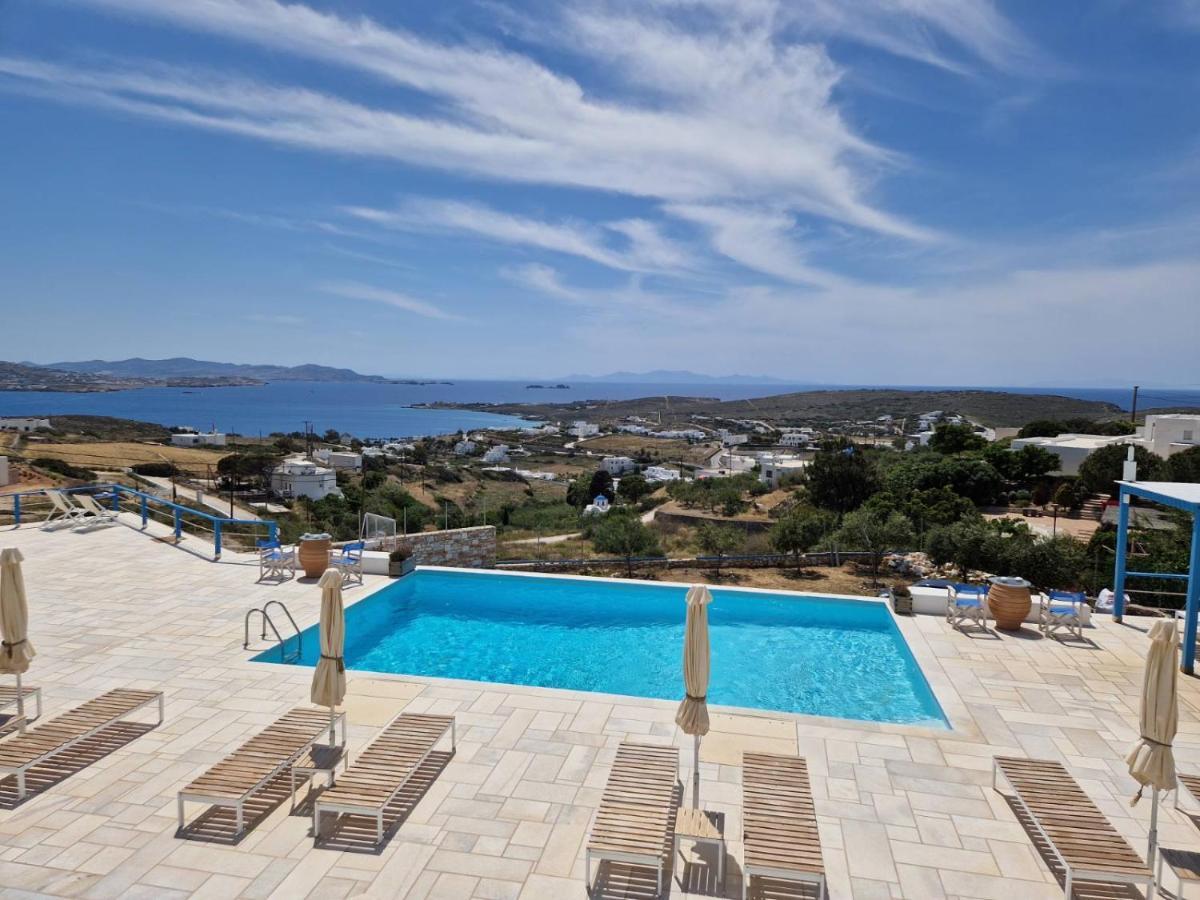White Blue Houses & Apartments Paros Bagian luar foto