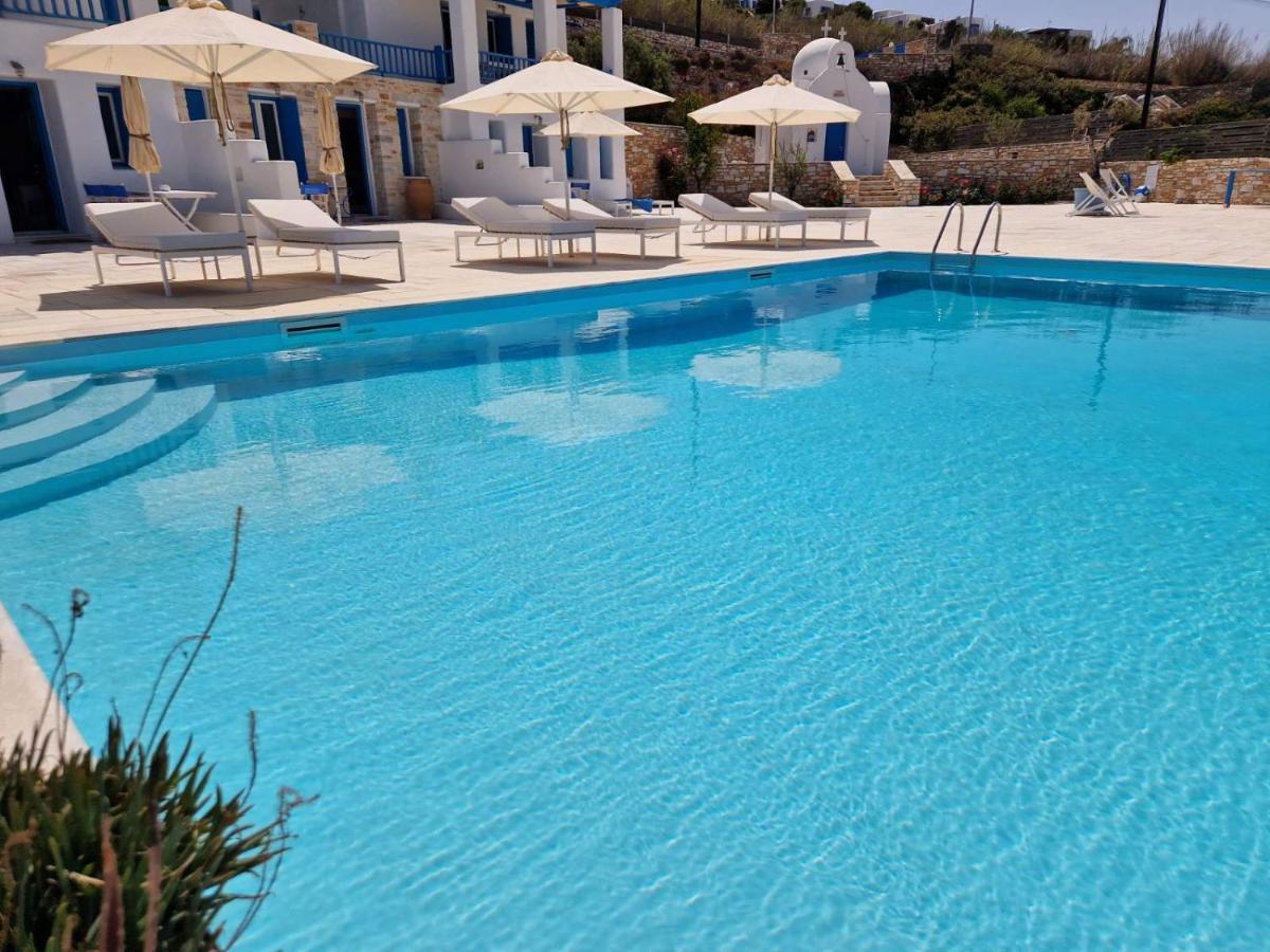 White Blue Houses & Apartments Paros Bagian luar foto