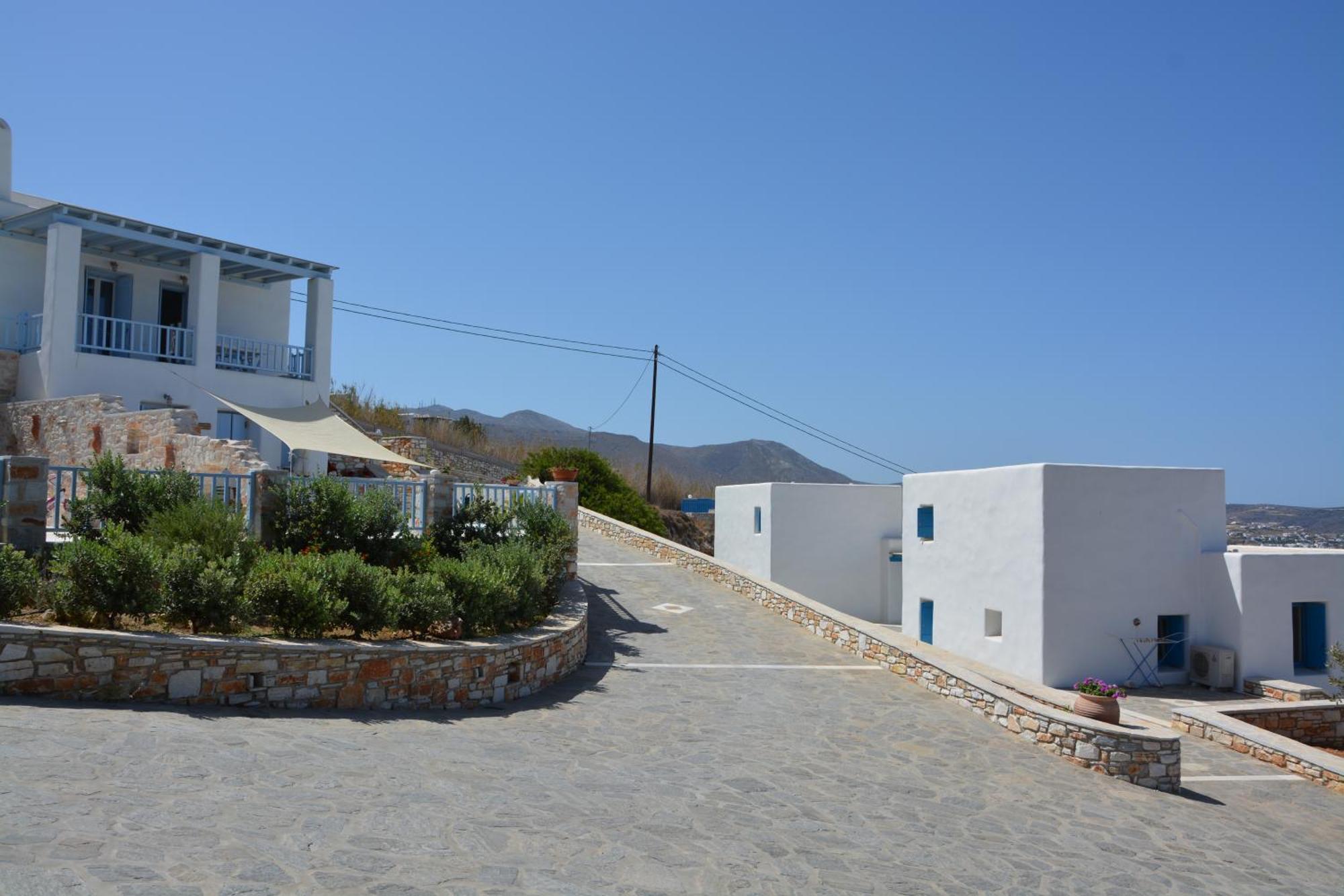 White Blue Houses & Apartments Paros Bagian luar foto