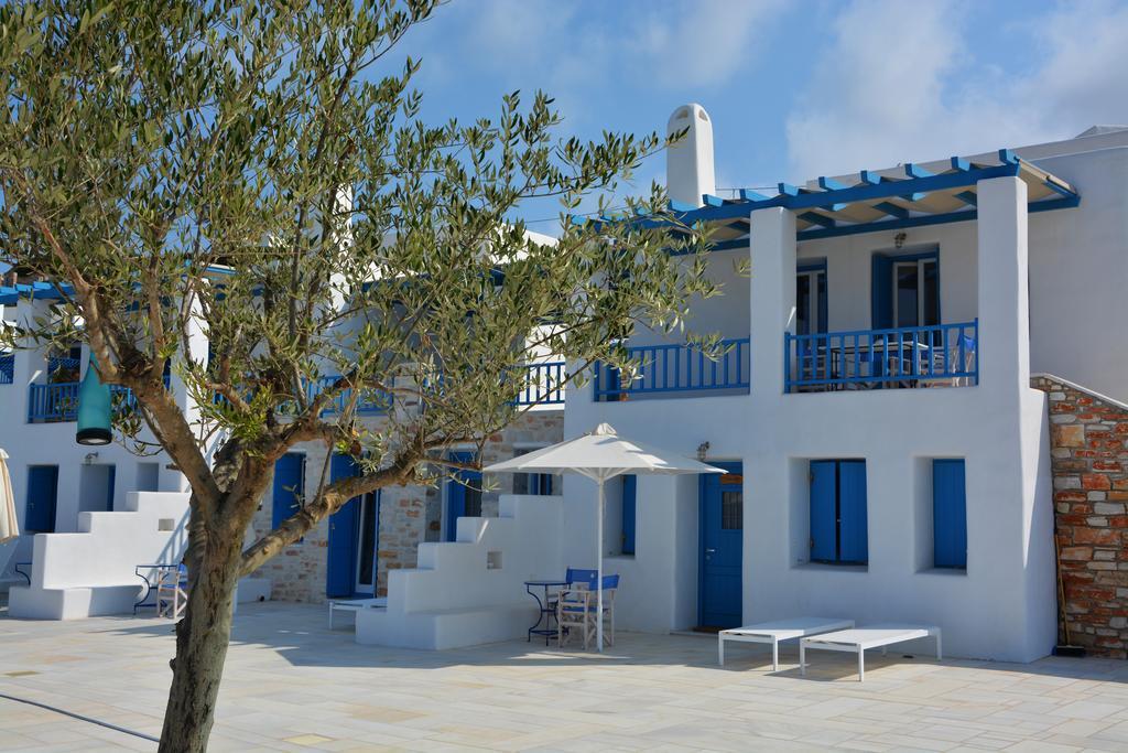 White Blue Houses & Apartments Paros Bagian luar foto